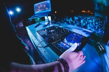 夜色朦胧，乐声悠扬！DJ嗨嗨网 邀您共赴音乐之约